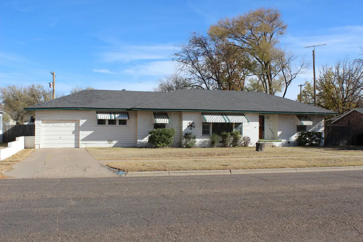 208 Star Street, Hereford, TX 79045 - Image #1
