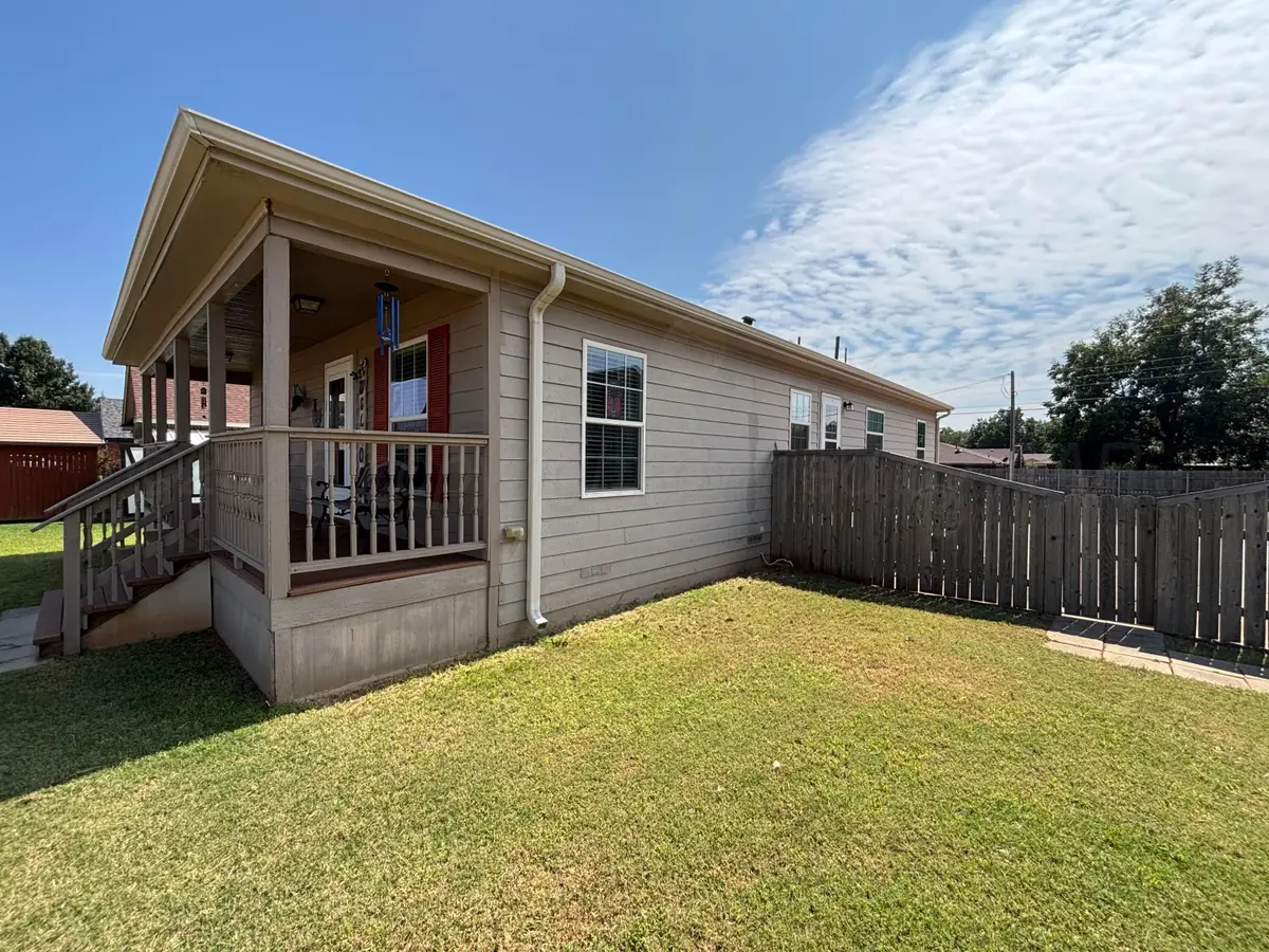 1411 Avenue L Nw, Childress, TX 79201 - Image #1