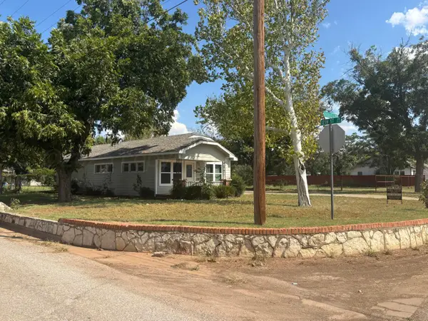 1110 Avenue H Nw, Childress, TX 79201