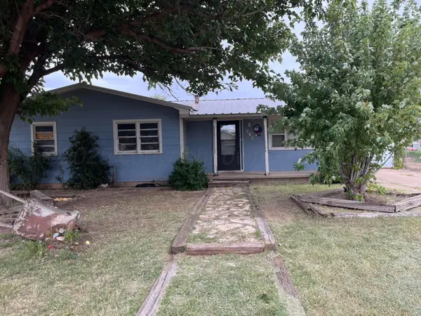 903 S Ridgeland Avenue, Fritch, TX 79036