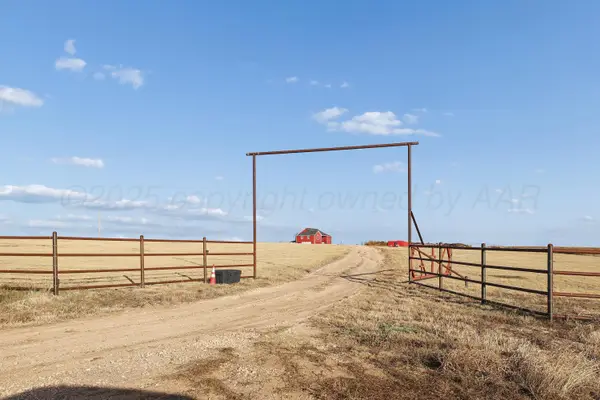 5282 Co Road 8, Claude, TX 79109