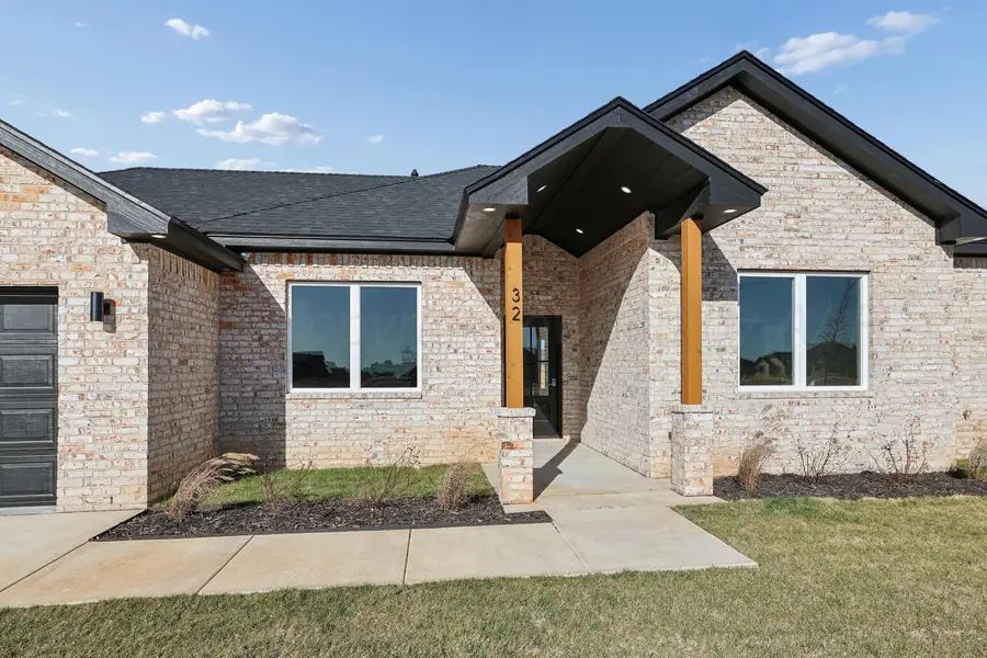 32 Buckston Drive, Canyon, TX 79015-1977 - Image #2