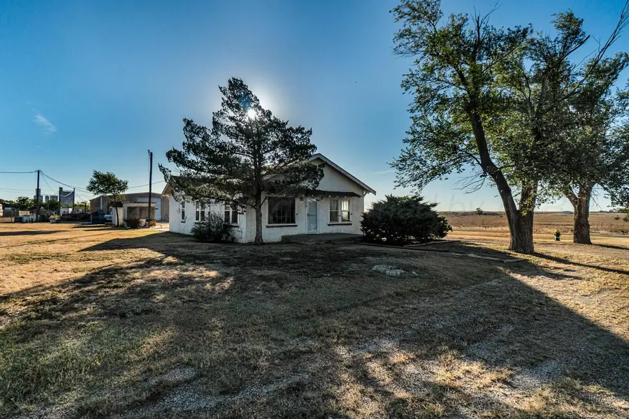 115 S Whorton Avenue, Happy, TX 79052 - Image #3
