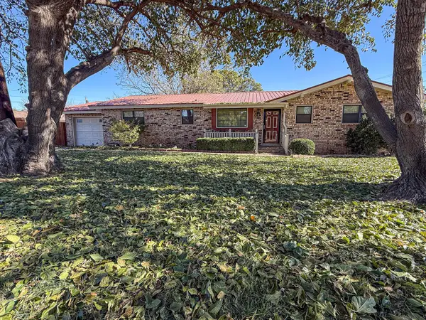 1624 N 17th Street, Memphis, TX 79245