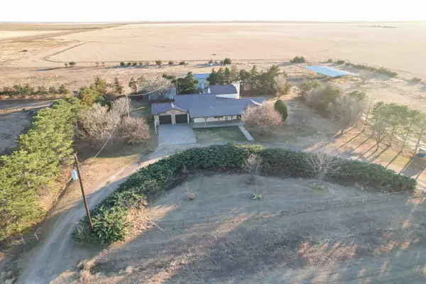 5490 W Road R, Dumas, TX 79029-6904