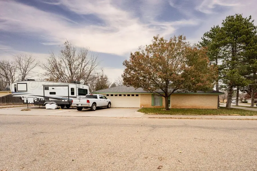 201 Carson Avenue, Dumas, TX 79029-3425 - #3