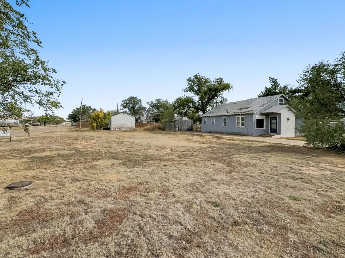 303 SW 5th Street, Dimmitt, TX 79027 - Image #1
