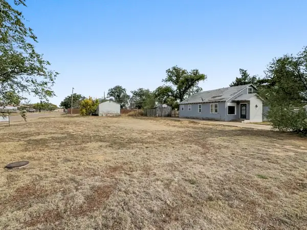 303 SW 5th Street, Dimmitt, TX 79027