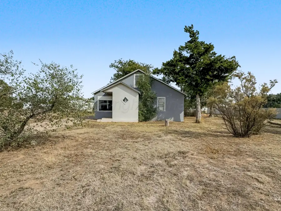303 SW 5th Street, Dimmitt, TX 79027 - Image #2