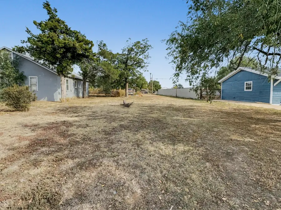 303 SW 5th Street, Dimmitt, TX 79027 - Image #3