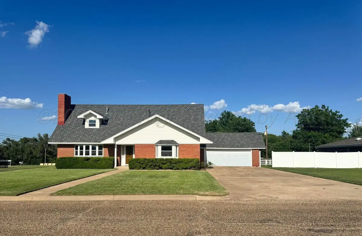 1001 S Sweetwater Street, Wheeler, TX 79096 - #1