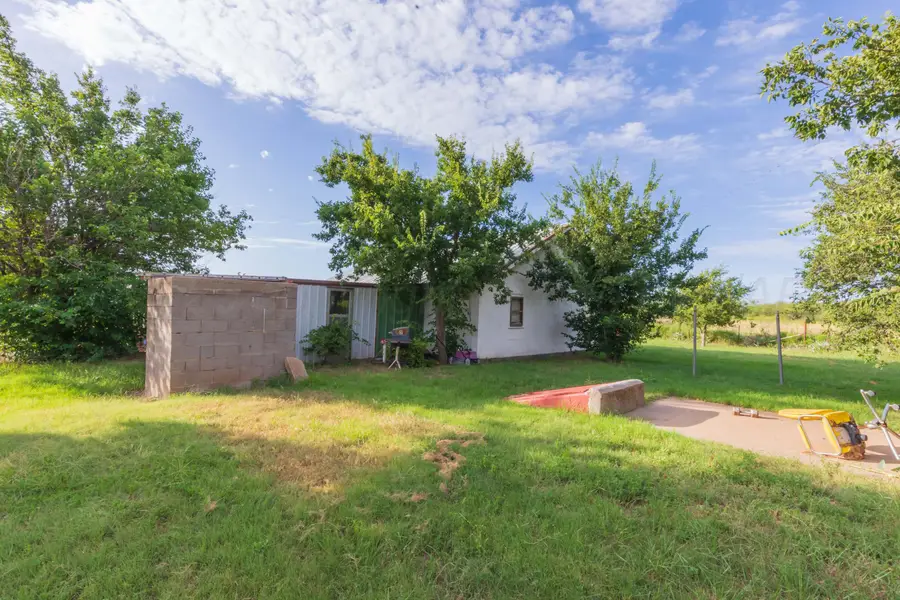 501 N Koogle Street, Clarendon, TX 79226 - #2