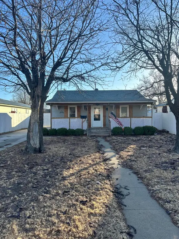 114 Pine Avenue, Dumas, TX 79029-3213