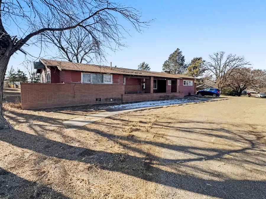 909 W Bedford Street, Dimmitt, TX 79027 - #2