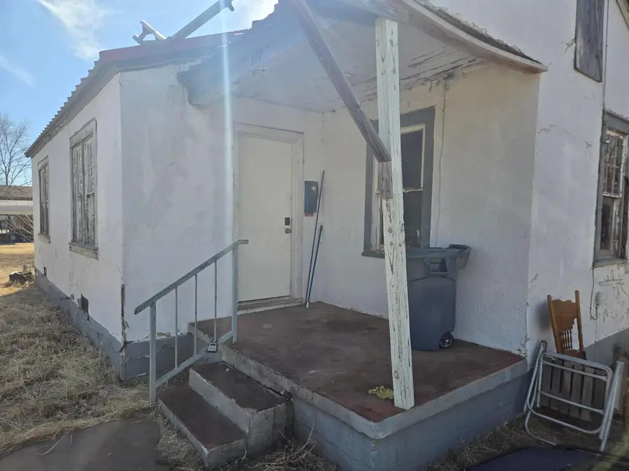 717 S 5th Street, Memphis, TX 79245 - #2