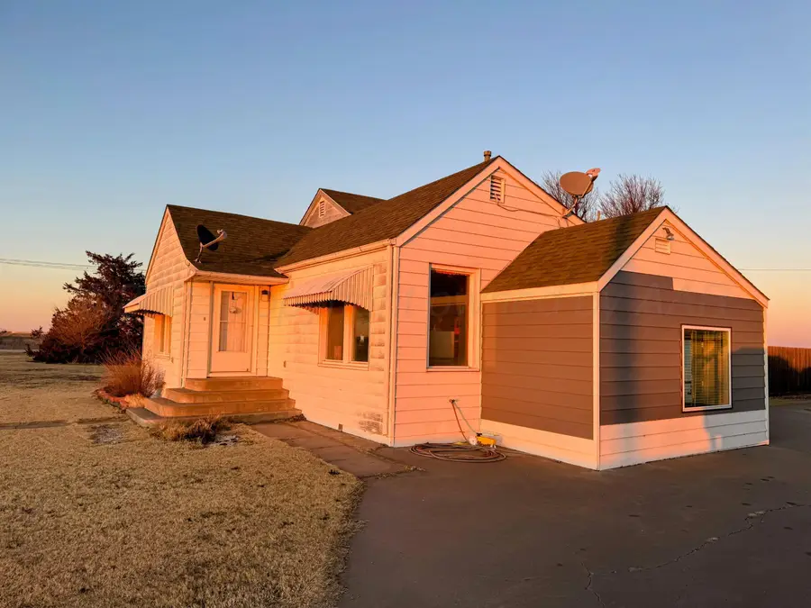 14490 Co Rd 24, Perryton, TX 79070 - Image #2