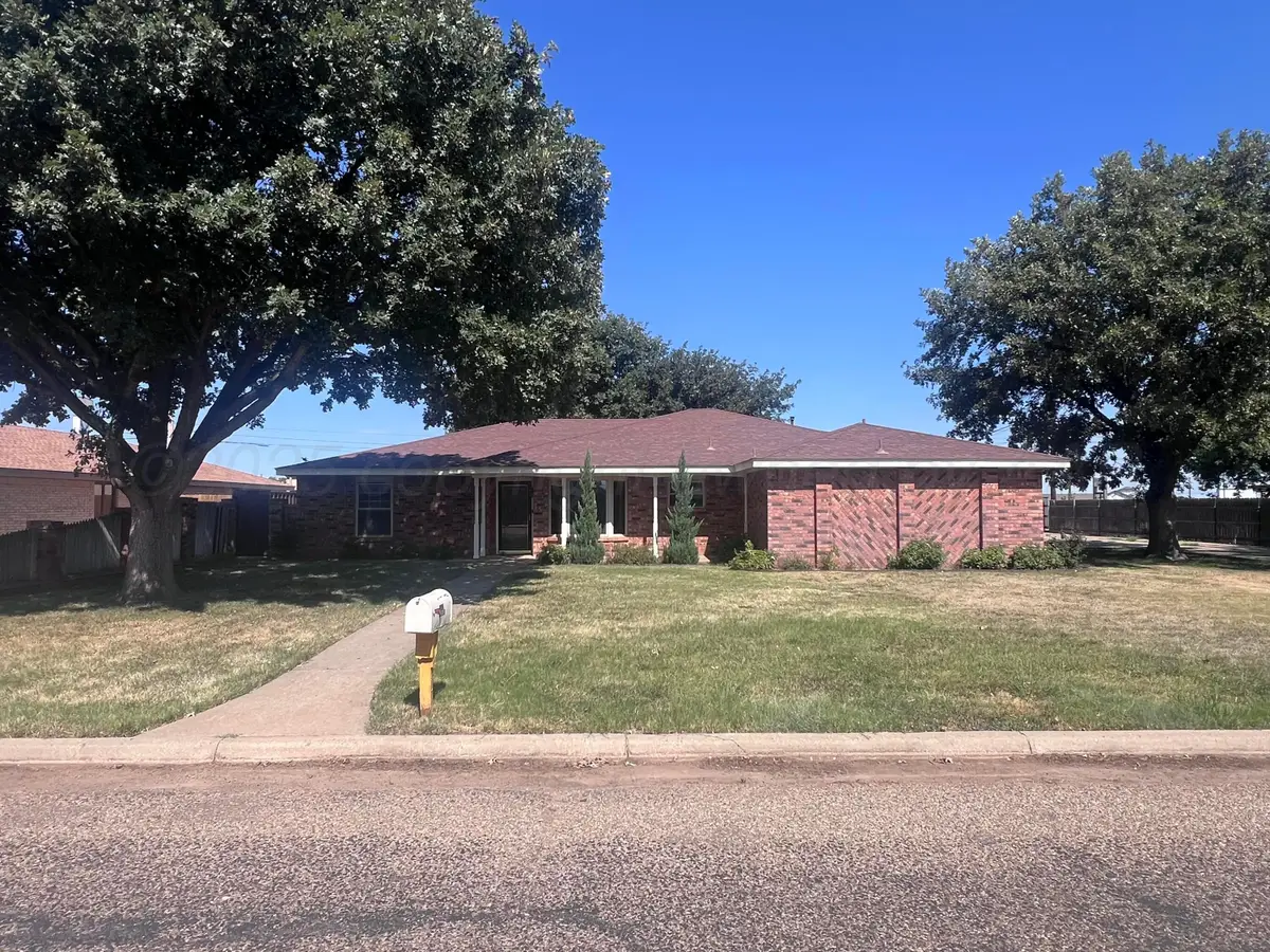 807 Arrah Avenue, Friona, TX 79035 - #1