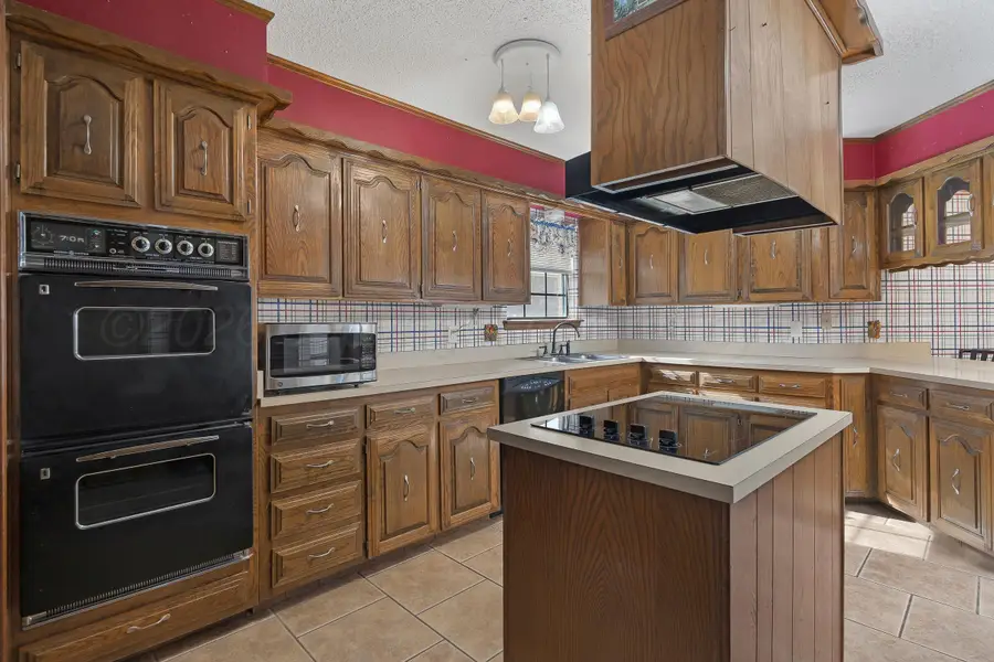 6202 Hampton Drive, Amarillo, TX 79109-6520 - #2