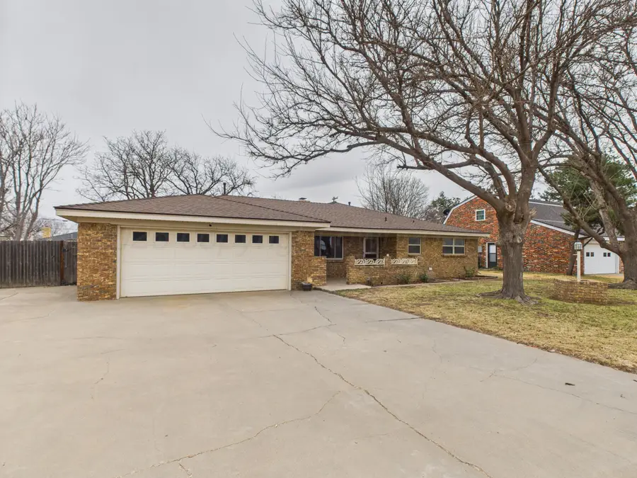 717 Phillips Drive, Dumas, TX 79029-5325 - #2