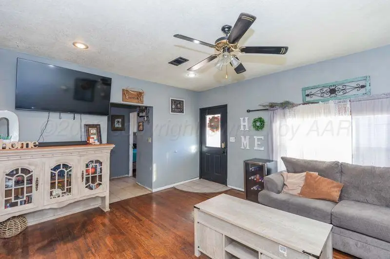 401 N Poplar Street, Stratford, TX 79084 - #3