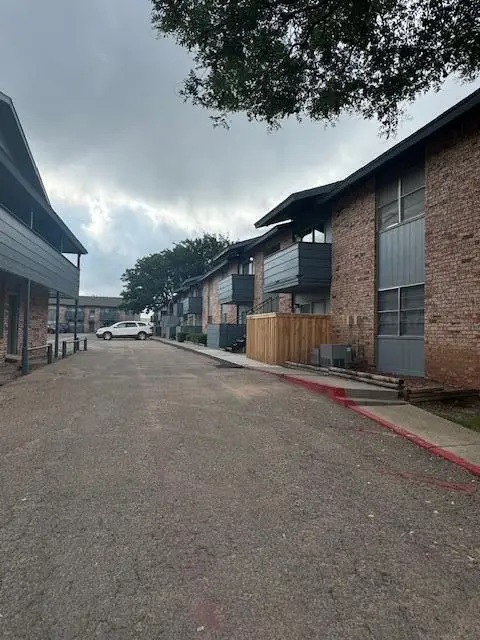 3020 SW 27th Avenue, Amarillo, TX 79109 - #3