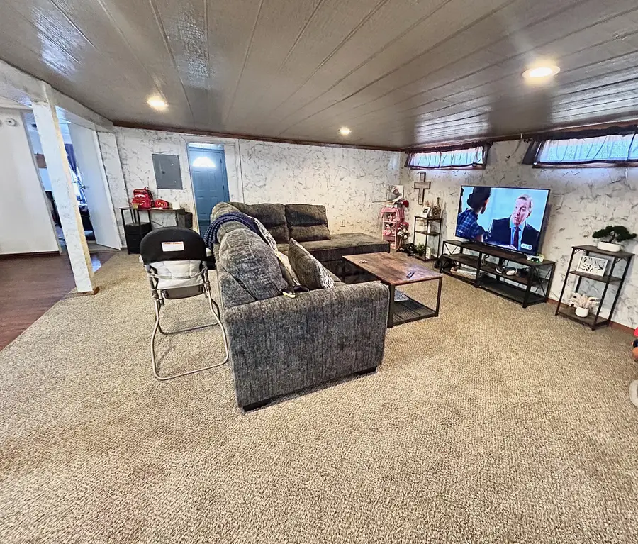 101 Gaines Street, Claude, TX 79019 - #2