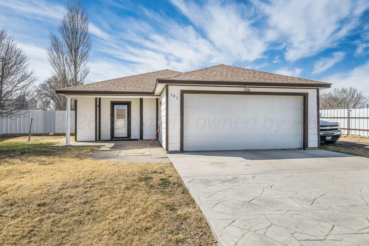 701 Glennis Avenue, Cactus, TX 79013 - #1