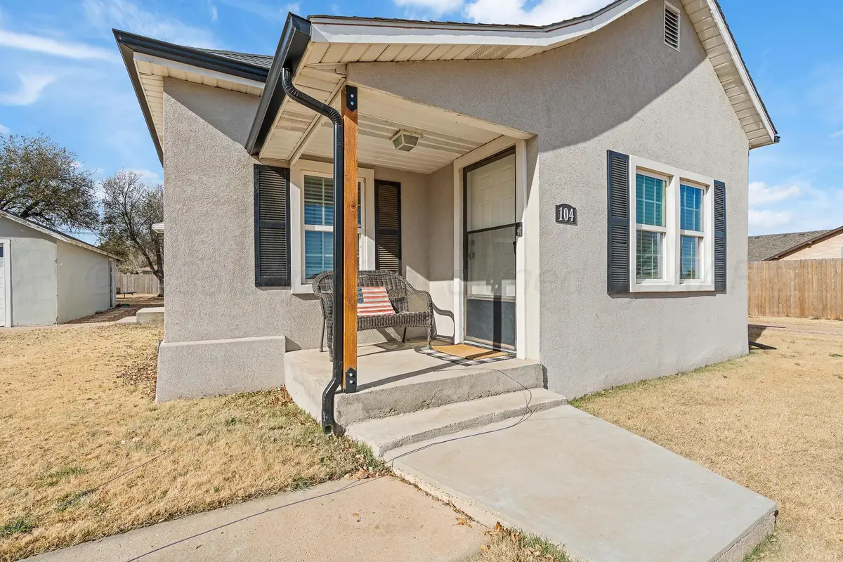 104 S Cherry Street, Claude, TX 79019 - Image #1