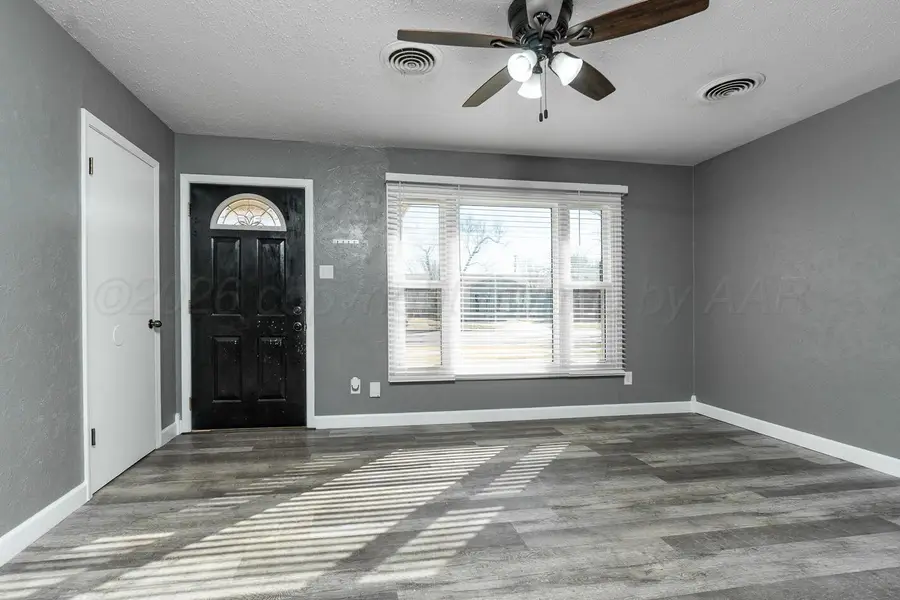 2233 N Dwight Street, Pampa, TX 79065-3333 - #2