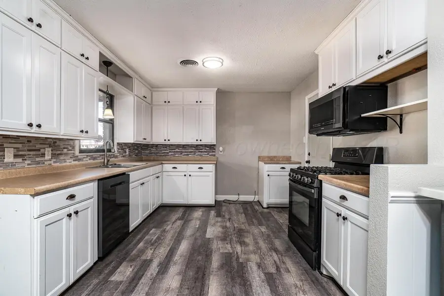 2233 N Dwight Street, Pampa, TX 79065-3333 - #3