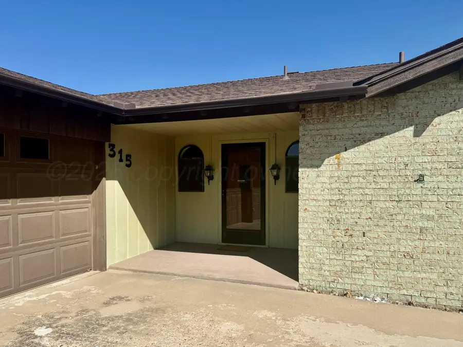 315 Coronado Street, Fritch, TX 79036 - #2