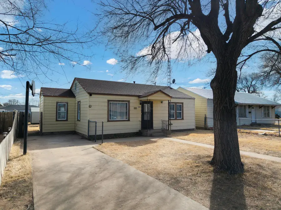 202 Pine Avenue, Dumas, TX 79029-3215 - #3