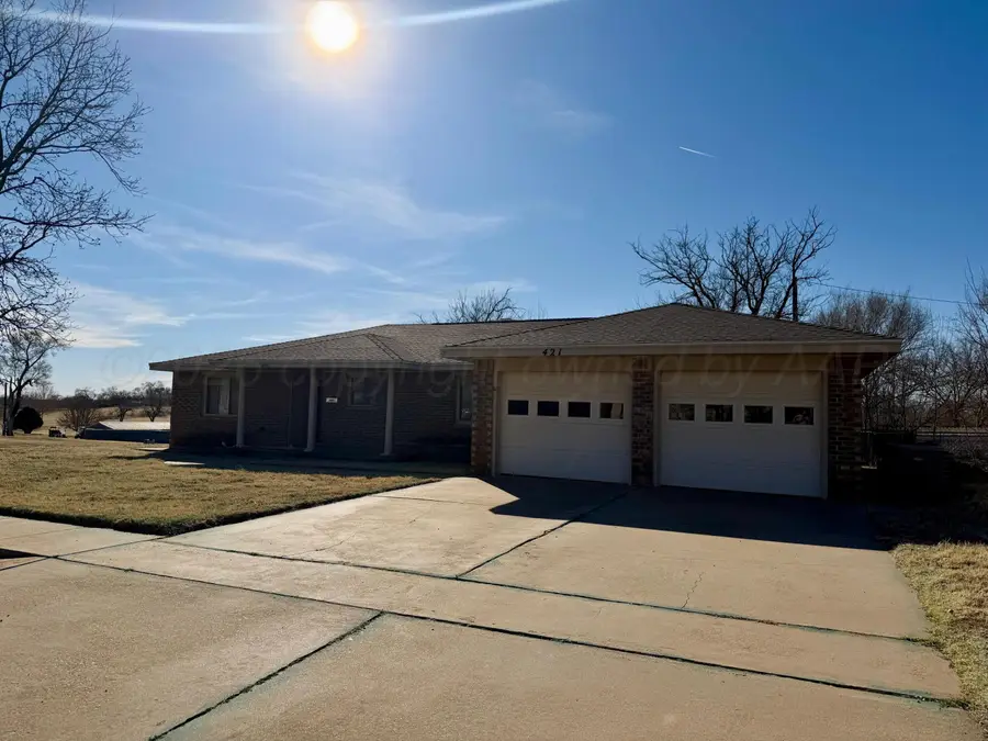 421 S 10th Street, Memphis, TX 79245 - #3