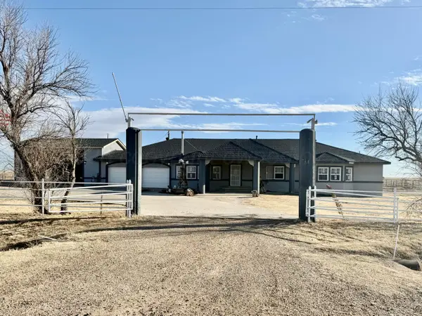 5496 W Road R, Dumas, TX 79029-6904