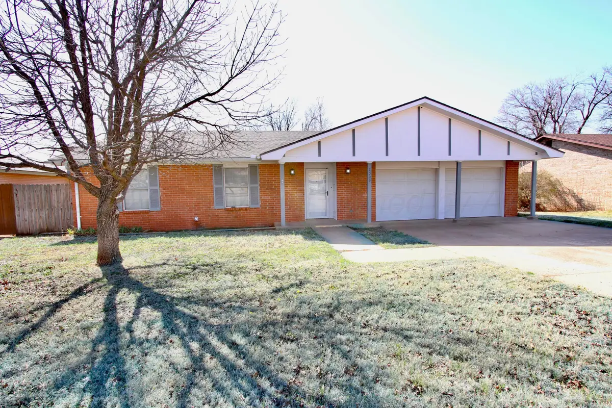 2009 Country Club Drive, Childress, TX 79201 - #1