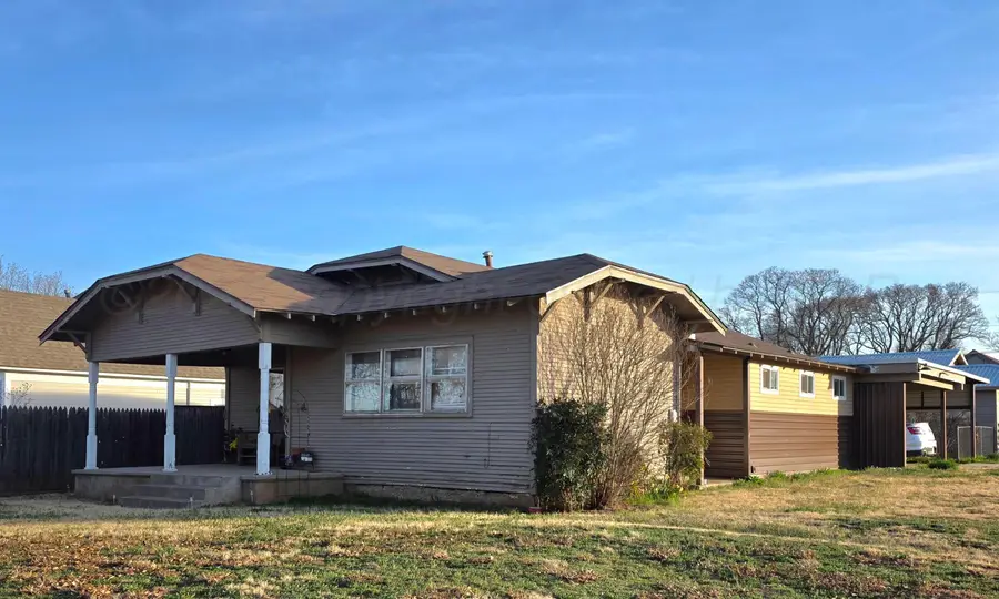 300 Avenue E Ne, Childress, TX 79201 - #3