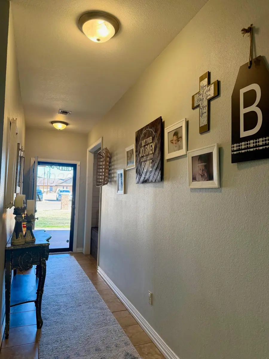 1607 Ave I Nw, Childress, TX 79201 - #3