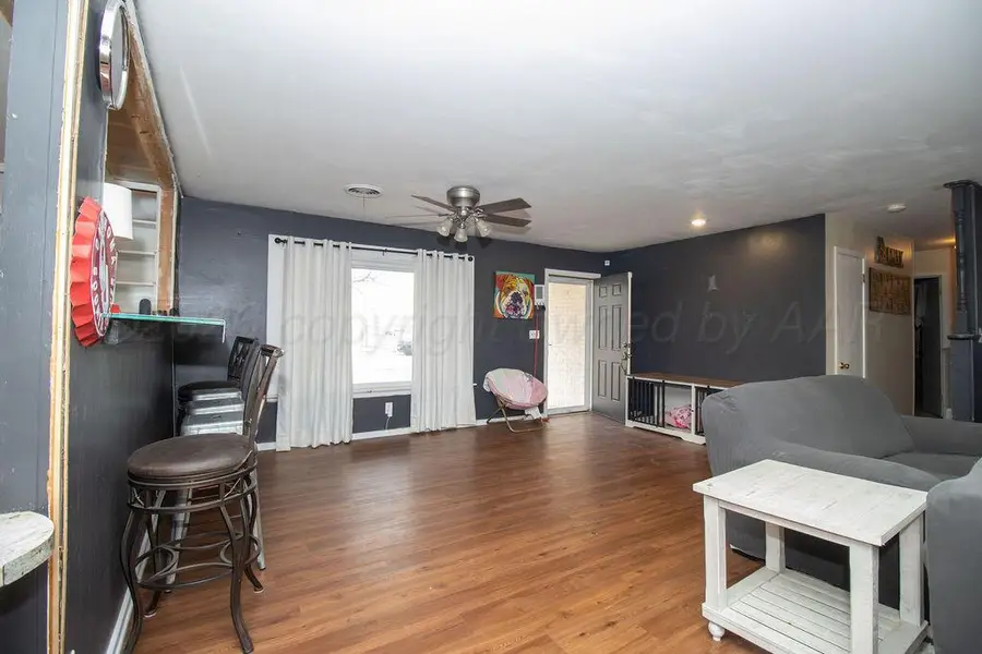 1205 Division Street, Stratford, TX 79084 - #2