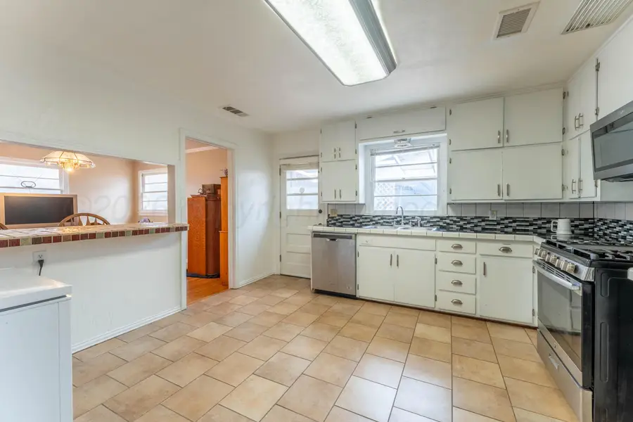 119 N Beverly Drive, Amarillo, TX 79106 - #3