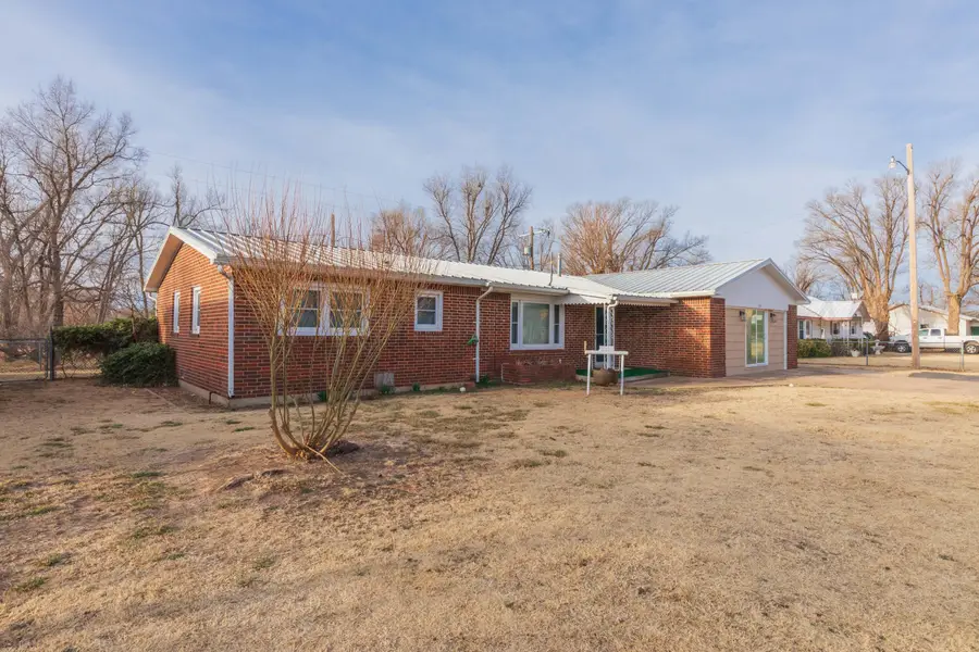 217 W Thut Street, Lefors, TX 79054 - #3