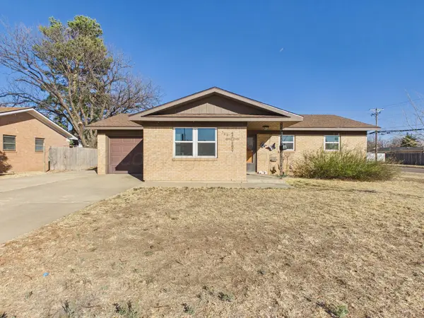 500 Elm Avenue, Dumas, TX 79029-2811