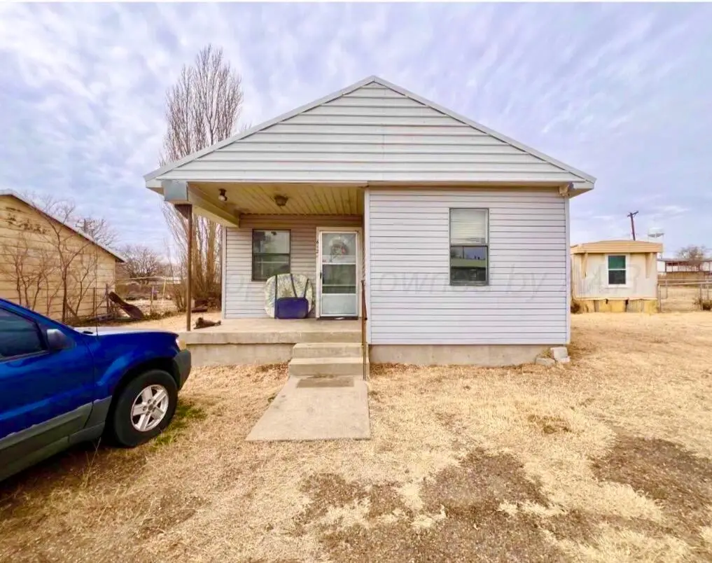 612 Clark Avenue, Stinnett, TX 79083 - #1