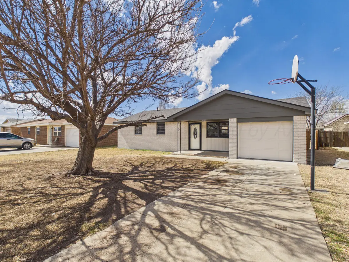 605 Elm Avenue, Dumas, TX 79029 - #1