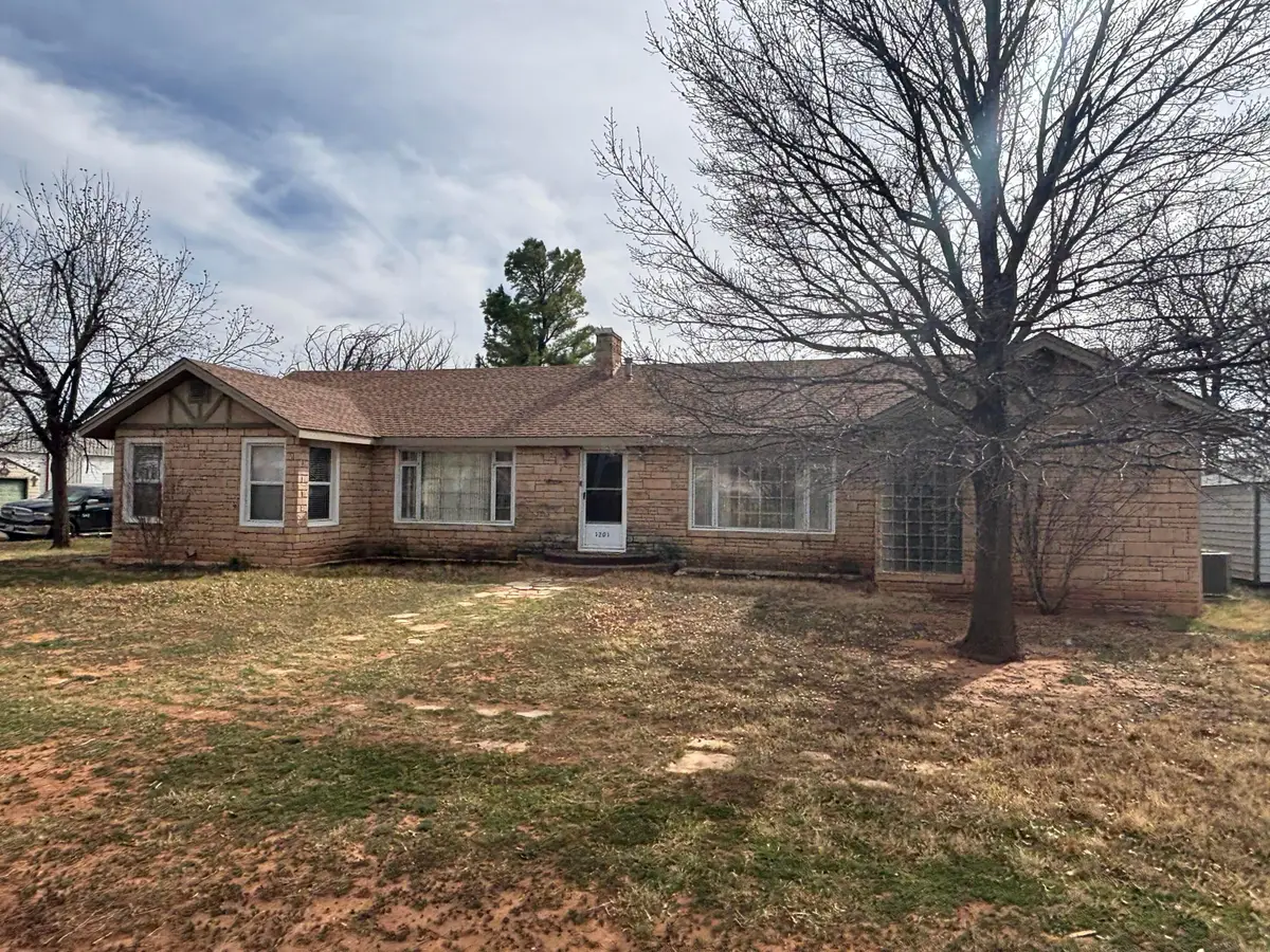 1201 Avenue L, Childress, TX 79201 - #1