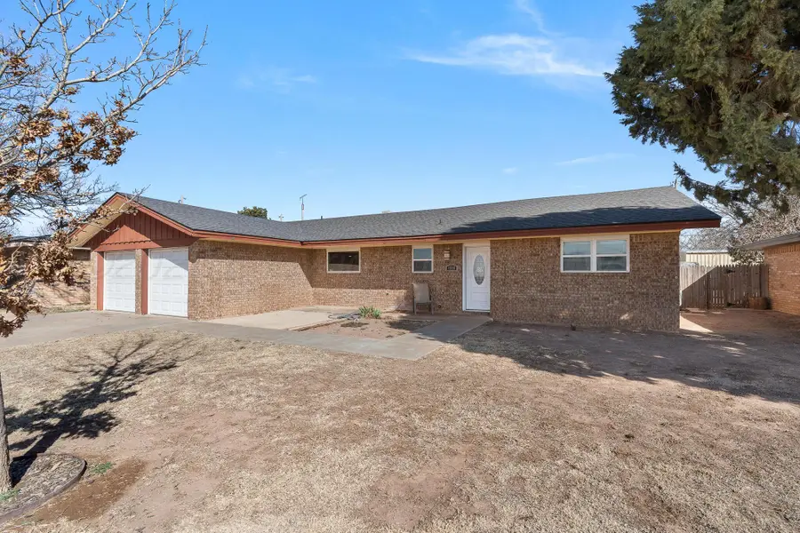 1518 Ruskin Circle Drive, Dimmitt, TX 79027 - #3
