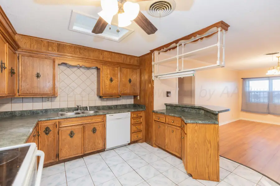 1221 E Studebaker Avenue, Amarillo, TX 79108-5335 - #3