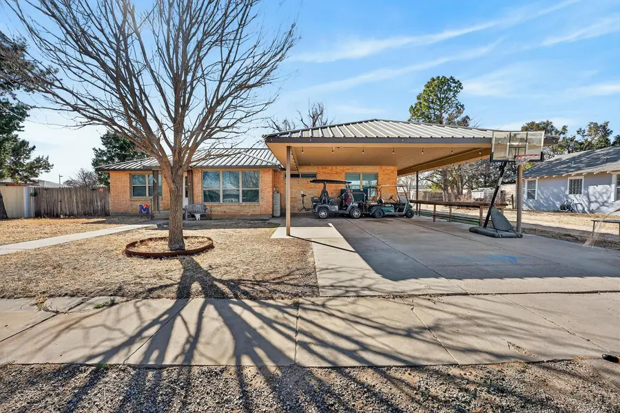 104 S Vine Street, Claude, TX 79019 - #2