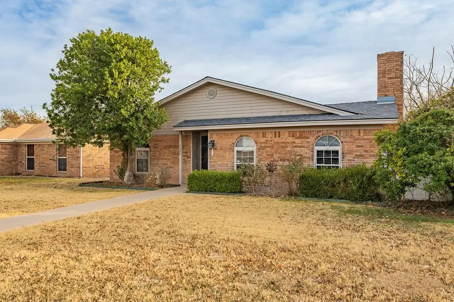 2209 Gresham Drive, Amarillo, TX 79110 - Image #2