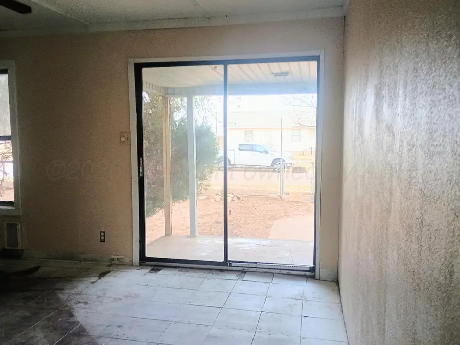 600 Allen Avenue, Stinnett, TX 79083 - #3