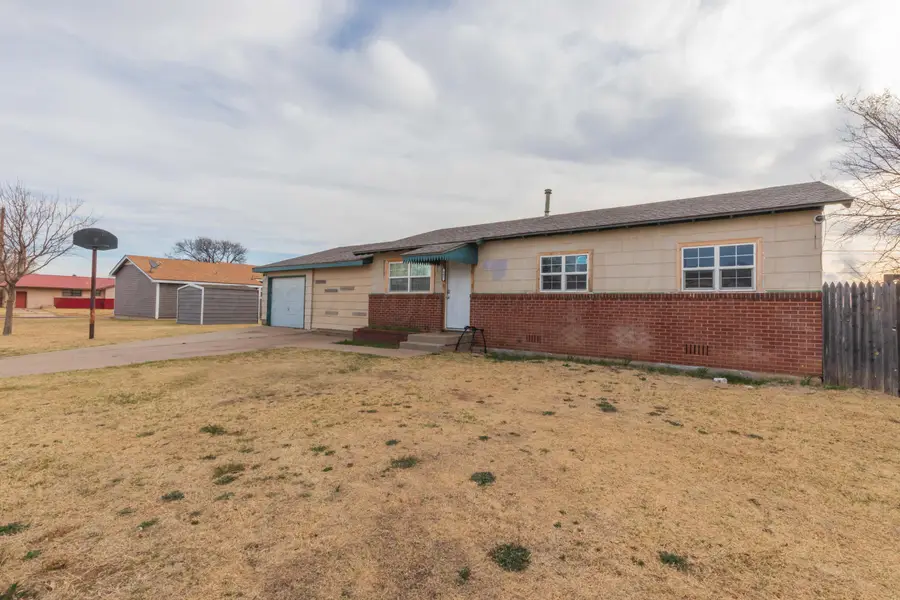 107 Inverness Street, Borger, TX 79007 - #2